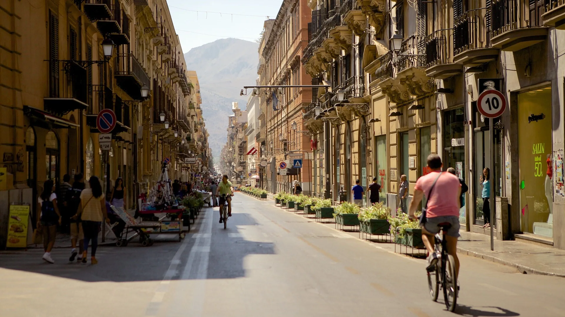 Via Maqueda — palermo (Sicilia)